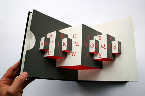 從紙間躍動到數(shù)字空間 創(chuàng)意書籍設計在網站建設中的動感與立體感表達